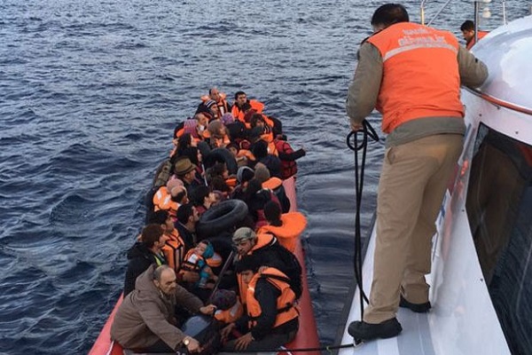 Kaş'ta 57 Suriyeli sığınmacı yakalandı