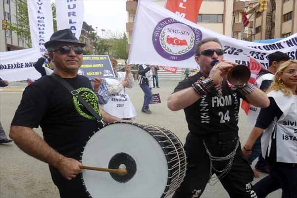 Kadıköy'de 1 Mayıs davul ve zurnayla kutlandı