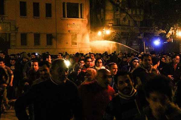 Mısır, Hüsnü Mübarek'in aklanmasına öfkelendi