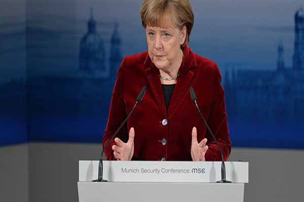 Merkel'den Türkiye'ye Suriye göndermesi
