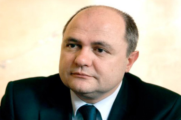 Fransa'nın yeni İçişleri Bakanı Azerbaycan'ın istenmeyen şahıslar listesinde