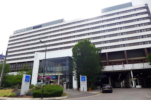 Londra'da referandum oylaması Novotel London West'te yapılacak