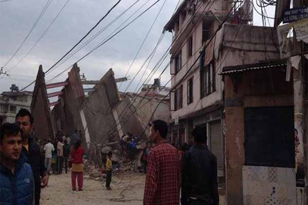 Nepal'de 7,9 şiddetinde deprem meydana geldi