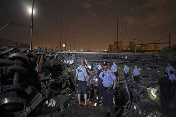 ABD'de tren devrildi, 5 ölü ve çok sayıda yaralı var