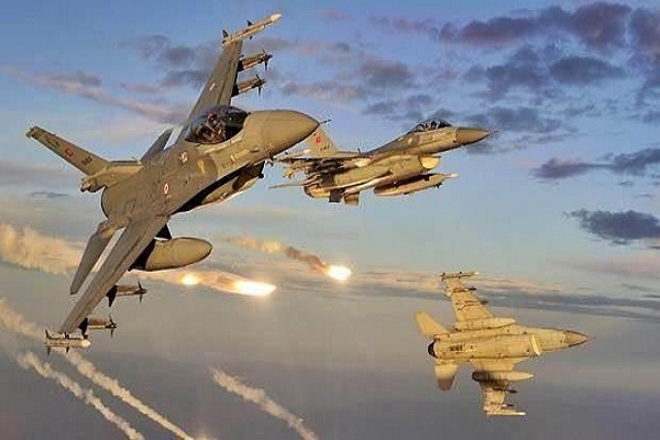 F-16'lar Kuzey Irak'a hava operasyonu gerçekleştirdi