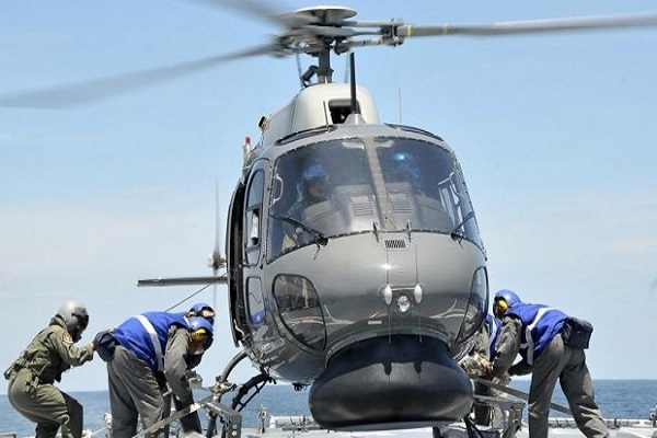 Yunan Deniz Kuvvetlerine ait helikopter Ege Denizi'ne düştü, 3 ölü