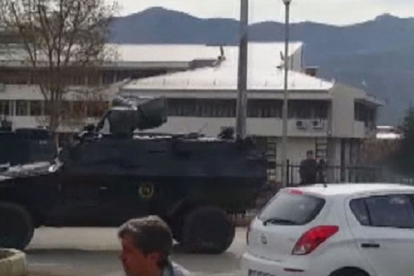 Tunceli'de Adliye binasına terör saldırısı