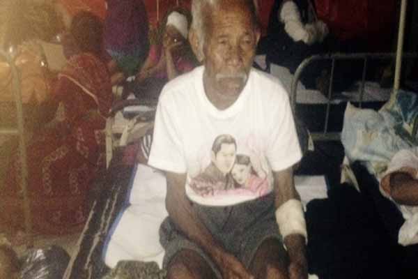 Nepal'deki depremin enkazında kalan 101 yaşındaki adam 1 hafta sonra kurtuldu