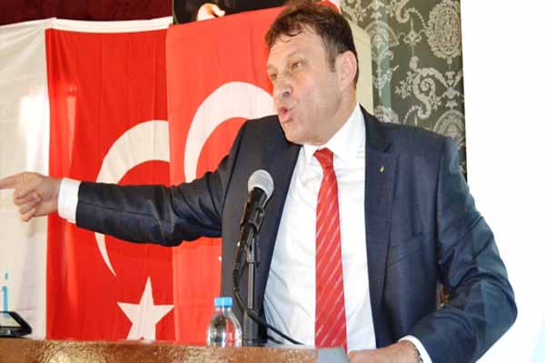 Anadolu Partisi'nde istifa şoku