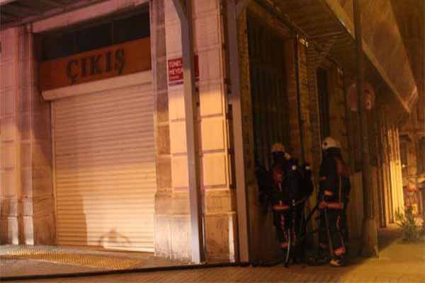 İstanbul Taksim'de korkutan yangın
