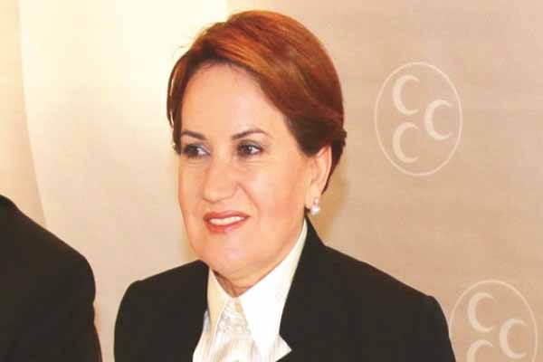 Üsküdar'da Meral Akşener için yürüdüler