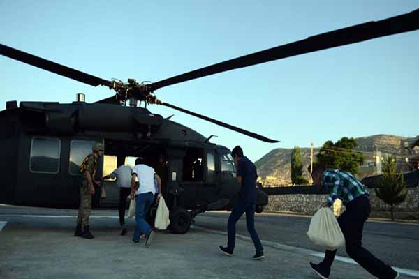 Diyarbakır'da oy pusulaları helikopterle taşındı