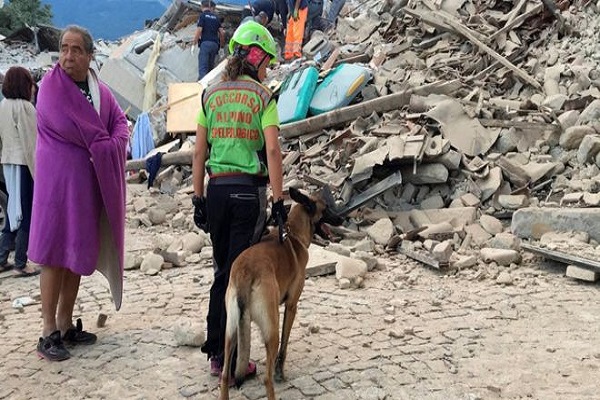 İtalya, 6,2 şiddetindeki depremle sarsıldı