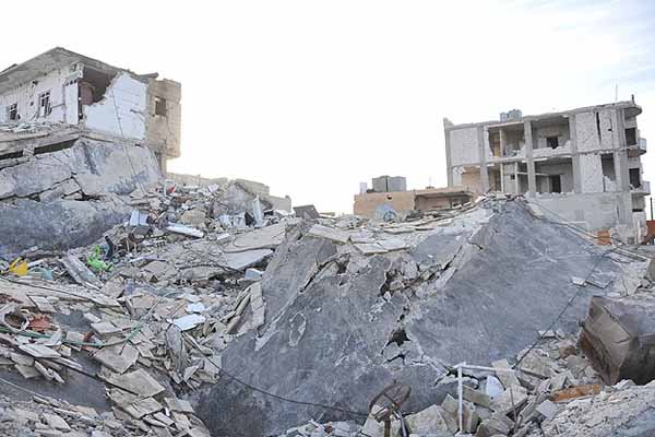 Kobani'de yaşanan çatışmalar bölgeyi harabeye çevirmiş