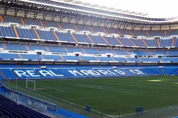 Real Madrid, para için stadın ismini satıyor