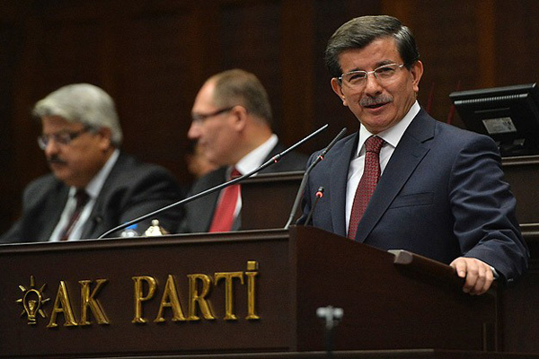 Başbakan Davutoğlu, 'Hepinizin yanımda durmasını istiyorum'