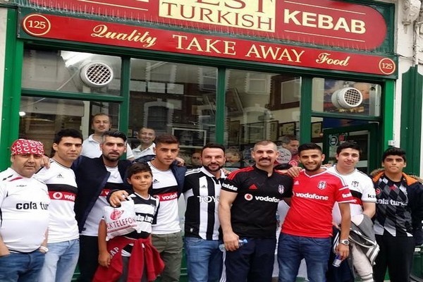 Beşiktaş'a Londra'da gurbetçi desteği