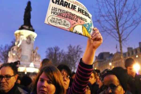 Charlie Hebdo dergisi yayın hayatına devam edecek