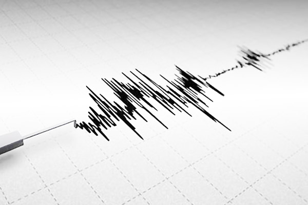 Ege Denizinde sabahın ilk saatlerinde korkutan deprem