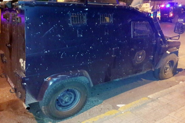 Diyarbakır'da zırhlı polis aracına silahlı saldırı
