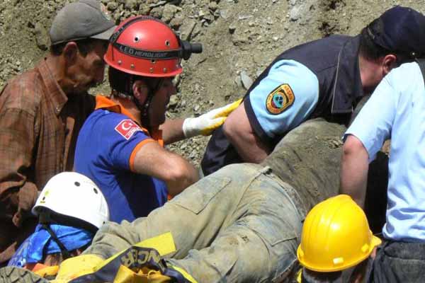 Edirne'de meydana gelen göçükte 2 işçi hayatını kaybetti