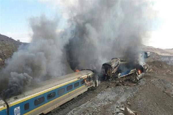 İran'da tren kazası, 44 kişi öldü, 103 kişi yaralandı