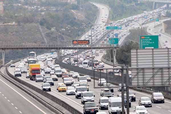 İstanbul'da trafiğe miting engeli