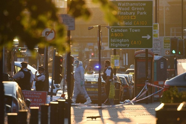 Londra'daki kamyonetli saldırıda neler yaşandı