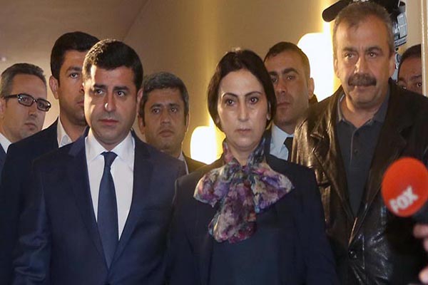 HDP'ye operasyon, Eş Başkanlar Demirtaş ve Yüksekdağ gözaltında