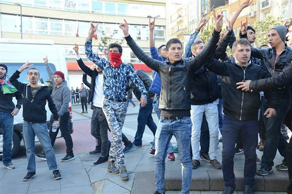 HDP'li vekillerin tutuklanmasını protesto ettiler