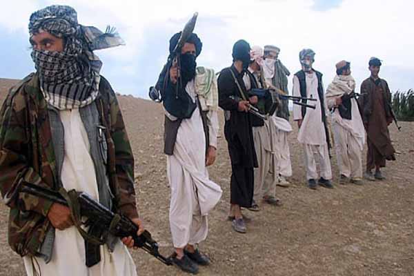 Afganistan'da Taliban militanları ve güvenlik güçleri arasında çatışma