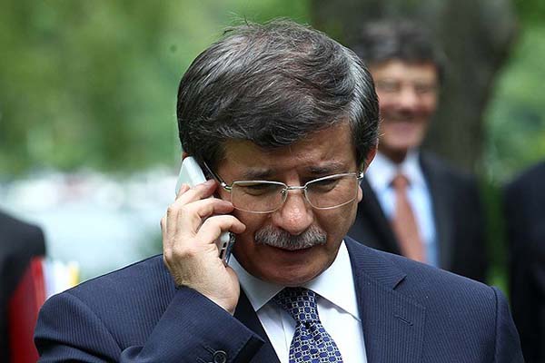 Başbakan Davutoğlu Başçavuş Halit Avcı'nın eşine taziyelerini iletti