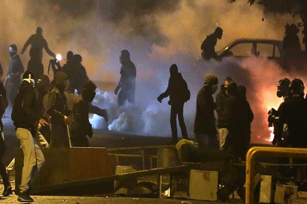Yunanistan polisi ile göstericiler arasında gerginlik yaşandı