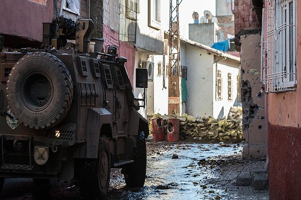 Sur'da PKK'ya yönelik operasyonda 1 polis şehit düştü