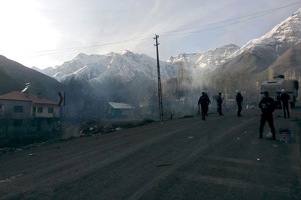 Çukurca'nın Irak sınırındaki Çığlı köyünde sokağa çıkma yasağı ilan edildi