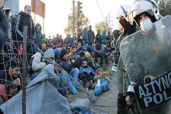 Yunanistan'daki sığınmacılara saldırı düzenlendi