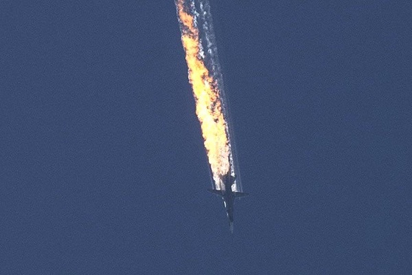 Türkiye sınırı yakınında Rus savaş uçağı vurularak düşürüldü