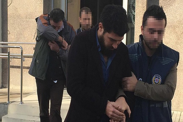İzmir'de sahte alkol operasyonu, 4 kişi tutuklandı