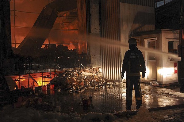 Bursa'da iplik fabrikasında çıkan yangın kontrol altına alındı
