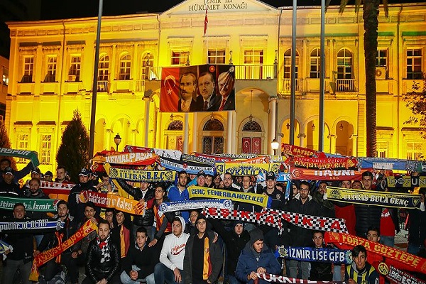 İzmir'deki taraftar grupları teröre karşı birleşti