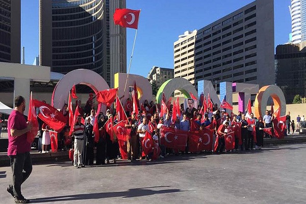 Kanada'da darbe girişimine yönelik protestolar