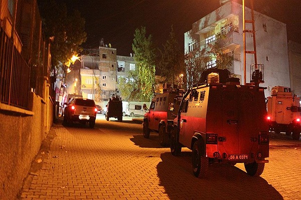 Siirt'teki polis lojmanlarına bomba atıldı