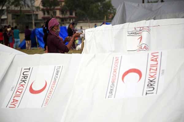 Türk Kızılayı, Nepal'e yardım göndermeye devam ediyor