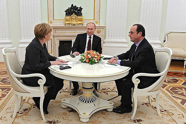Liderler Ukrayna için Minsk'te bir araya geldi
