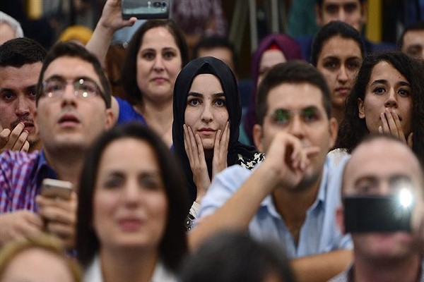 20 bin öğretmen atamasına referandum ayarı