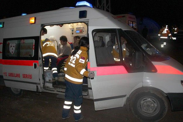Van'da gıda zehirlenmesi, 52 öğrenci hastaneye kaldırıldı