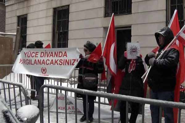 Başbakan Davutoğlu protesto edildi
