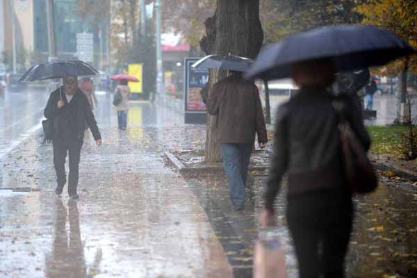 Meteorolojiden şiddetli sağanak yağış uyarısı