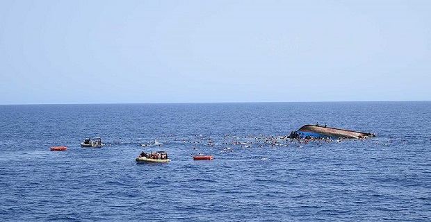 Afrikalı göçmenleri taşıyan tekne battı çok sayıda ölü var