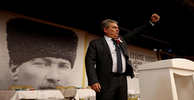 Atatürkçü Düşünce Derneği'nin yeni başkanı Süheyl Batum oldu